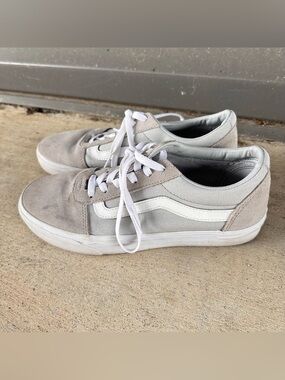 Women’s VANS Old Skool Shoes Size 9